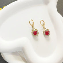 Load image into Gallery viewer, Elegant Sparkling Dangle  Rhinestone Earrings (MAC324)