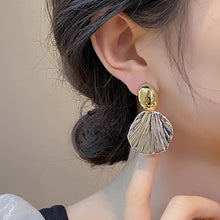 Load image into Gallery viewer, Everyday Chic Artisan Texture Drop Earrings (MAC323)