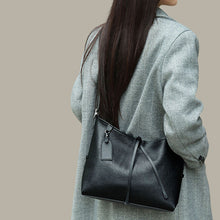 Load image into Gallery viewer, Women's Genuine Leather High-Capacity Shoulder Bag | Retro Casual Handbag
