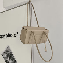 Load image into Gallery viewer, Retro Large Capacity PU Leather Underarm Bag for Women | Vegan Leather Shoulder Bag with Zipper Pockets