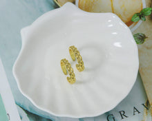 Load image into Gallery viewer, Gold Twisted Rope Adjustable Ring, Sku#LD212