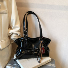 Load image into Gallery viewer, Premium Textured Oil-Waxed Leather Crossbody Bag