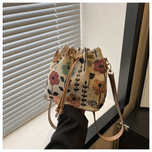 Load image into Gallery viewer, Retro Casual Travel Shoulder Crossbody Bag