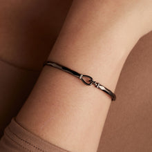 Load image into Gallery viewer, Faceted Hook Tension Bracelet