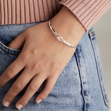 Load image into Gallery viewer, Faceted Hook Tension Bracelet
