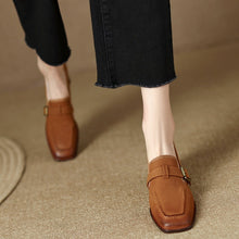 Load image into Gallery viewer, Women's Retro Chunky Heel Leather Shoes | British Style Round Toe Mid Heel Wool Leather Flats