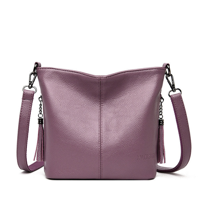 Women's High-Capacity Tassel Crossbody Bag – Leather Bucket Bag with Zipper Pocket