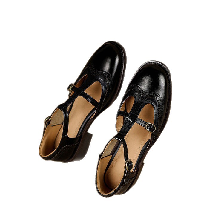 Women's Retro Brogue Shoes – British Style Pointed Toe Buckle Low Heel