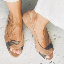 Load image into Gallery viewer, Women's Summer Flat Sandals - Fishmouth Buckle Strap Colorblock Casual Shoes