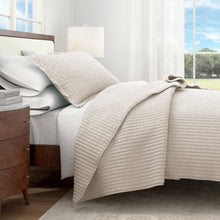 Load image into Gallery viewer, Solid Quilt - Alicia Collection