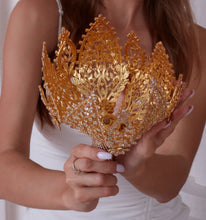 Load image into Gallery viewer, Gold Bouquet Holder, Gold Wedding Bouquet