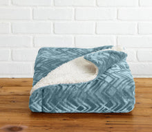Load image into Gallery viewer, Velvet Plush Sherpa Luxury Bed Blanket - Cielo Collection