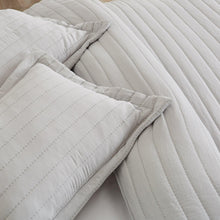 Load image into Gallery viewer, Solid Striped Quilt - Virginia Collection