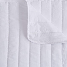 Load image into Gallery viewer, Solid Striped Quilt - Virginia Collection