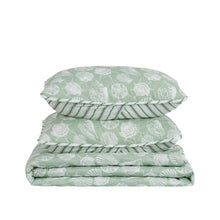 Load image into Gallery viewer, Green Seashell Quilt - Emerald Bay