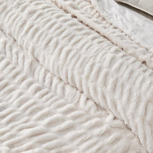 Load image into Gallery viewer, Ruched Faux Fur Throw Blanket - Alondra Collection