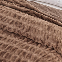 Load image into Gallery viewer, Ruched Faux Fur Throw Blanket - Alondra Collection