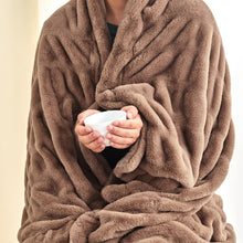 Load image into Gallery viewer, Ruched Faux Fur Throw Blanket - Alondra Collection
