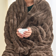 Load image into Gallery viewer, Ruched Faux Fur Throw Blanket - Alondra Collection