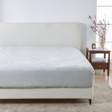 Load image into Gallery viewer, Solid Plush Fitted Sheet - Velvet Luxe Collection