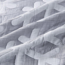 Load image into Gallery viewer, Matelassé Snowflake Quilt Set - Nino Collection