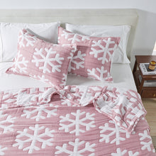 Load image into Gallery viewer, Matelassé Snowflake Quilt Set - Nino Collection