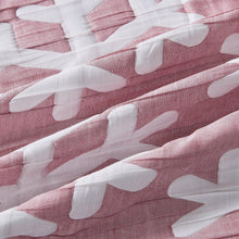 Load image into Gallery viewer, Matelassé Snowflake Quilt Set - Nino Collection