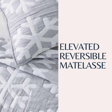 Load image into Gallery viewer, Matelassé Snowflake Quilt Set - Nino Collection