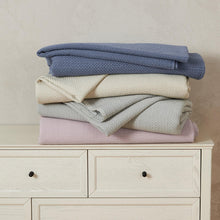 Load image into Gallery viewer, Stonewashed Relaxed Quilt Set - Vittoria Collection