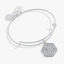 Load image into Gallery viewer, Healing Love Bangle