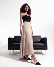 Load image into Gallery viewer, The Bella Vita Studded Beige &amp; Black Leather Pump Women Shoe