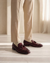 Load image into Gallery viewer, The Bethesda Burgundy Pyhtn Skin Leather Tassel Loafer Men Shoe