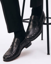 Load image into Gallery viewer, The Aurelio Black Python &amp; Baby Buffalo Leather Penny Loafer