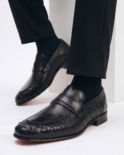 Load image into Gallery viewer, The Aurelio Black Python &amp; Baby Buffalo Leather Penny Loafer