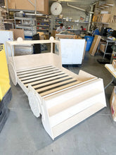 Load image into Gallery viewer, O'REILLY- Tractor Bed