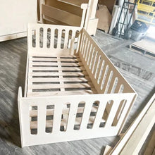Load image into Gallery viewer, AVI- Floor Bed