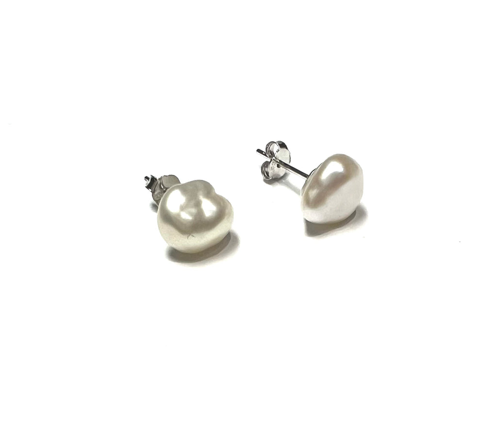 Genuine pearl stud earrings