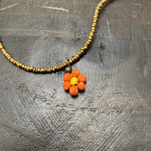 Load image into Gallery viewer, Ceramic Daisy Necklace