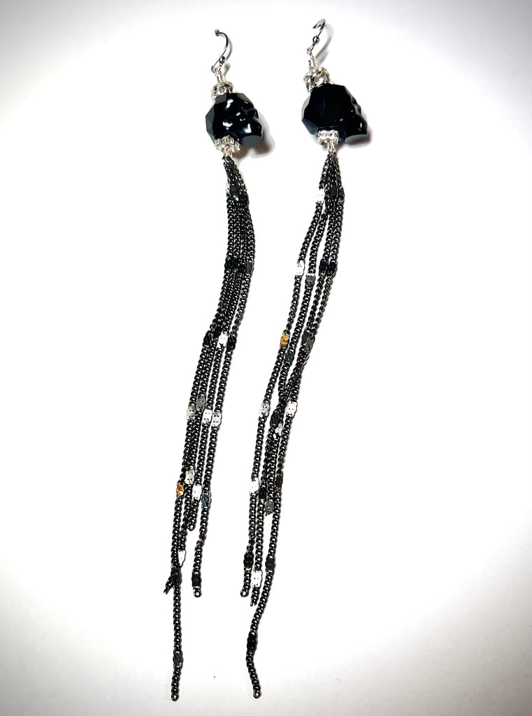 Black Skull drip earrings: silver