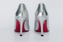 Load image into Gallery viewer, The Ege Silver Leather Pump Fuchsia Sole Women Shoe