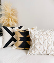 Load image into Gallery viewer, Vail Pillow Cover
