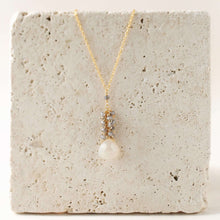 Load image into Gallery viewer, White Chalcedony Cluster Necklace