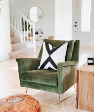 Load image into Gallery viewer, Vail Pillow Cover