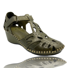 Load image into Gallery viewer, The Tonmawr Green Leather Sandal Final Sale!