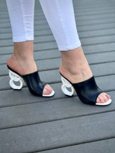 Load image into Gallery viewer, The Cymmer Black Leather Women Sandal