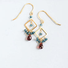 Load image into Gallery viewer, Pixy Earrings
