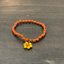 Load image into Gallery viewer, Ceramic Daisy Bracelet