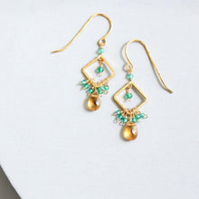 Load image into Gallery viewer, Pixy Earrings