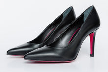 Load image into Gallery viewer, The Ege Black Leather Pump Fuchsia Sole Women Shoe