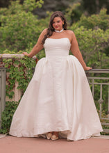 Load image into Gallery viewer, Victoria Wedding Dress